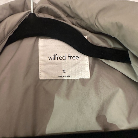 Wilfred Free green puffer jacket, size xs - Picture 3 of 4